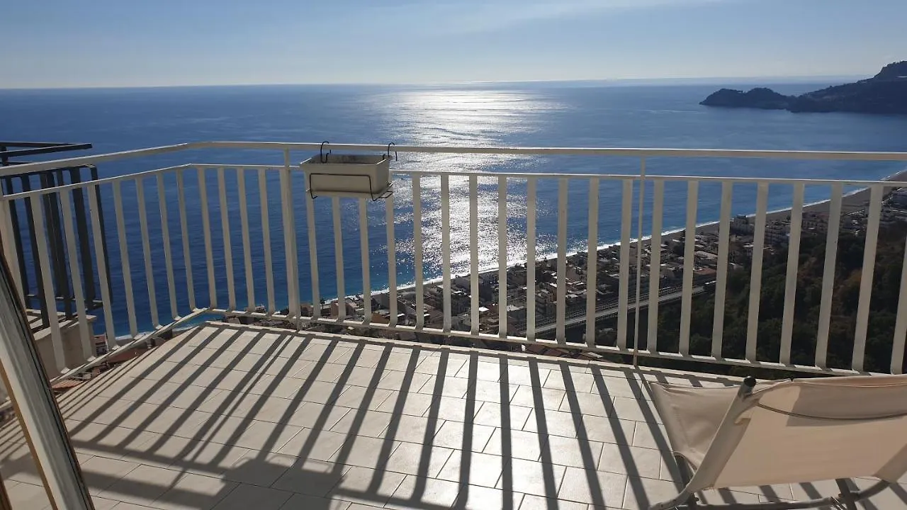 Appartamento Casa Vacanze Mamma Angela Letojanni 0*,  Italia