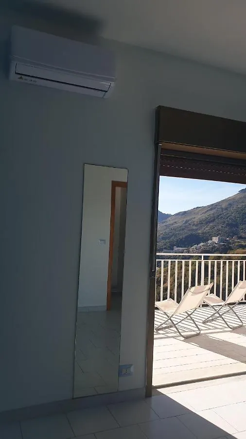 Apartmán Casa Vacanze Mamma Angela Letojanni 0*,